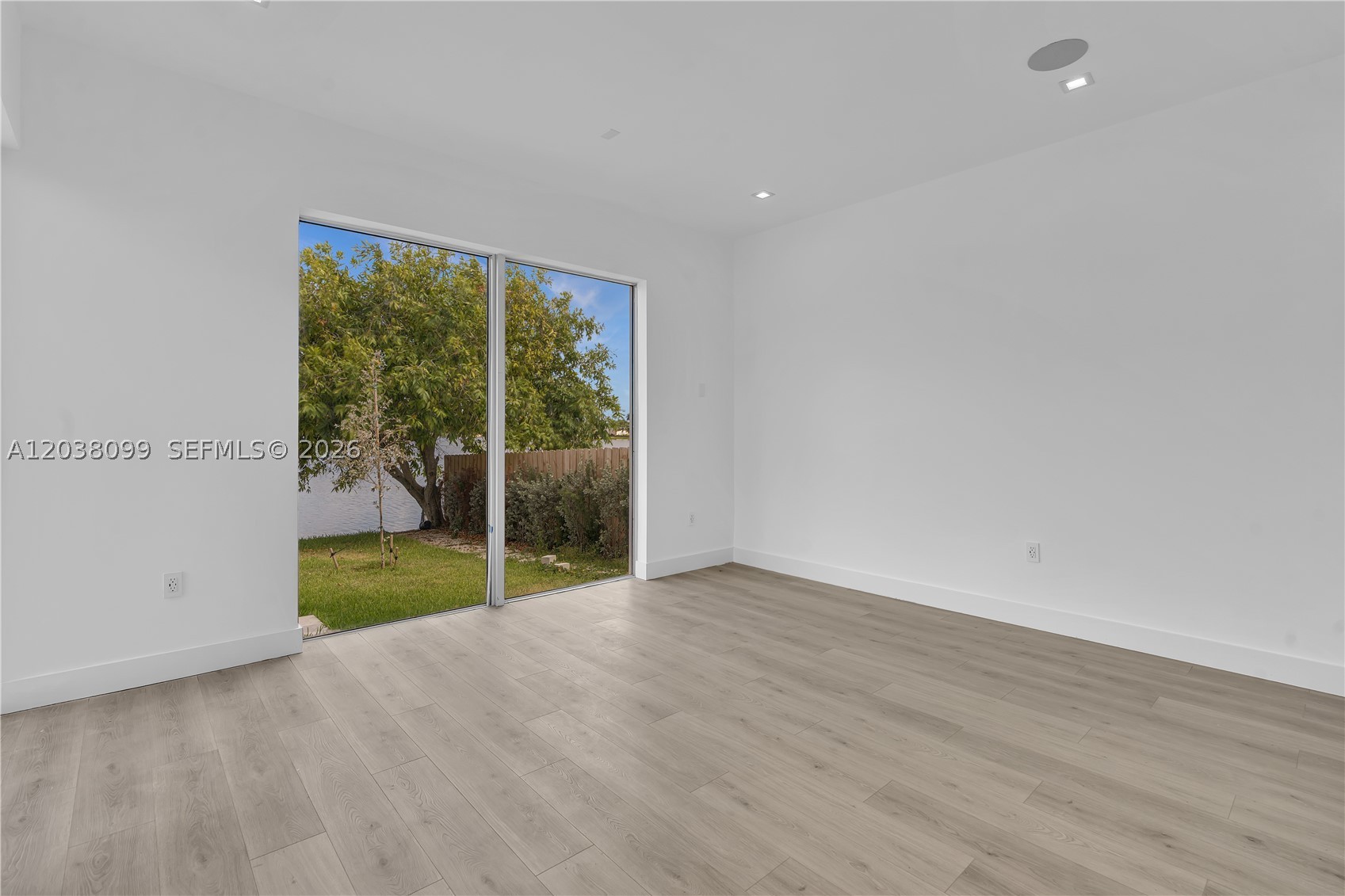 WESTWOOD LAKE 10TH ADDN - Residential