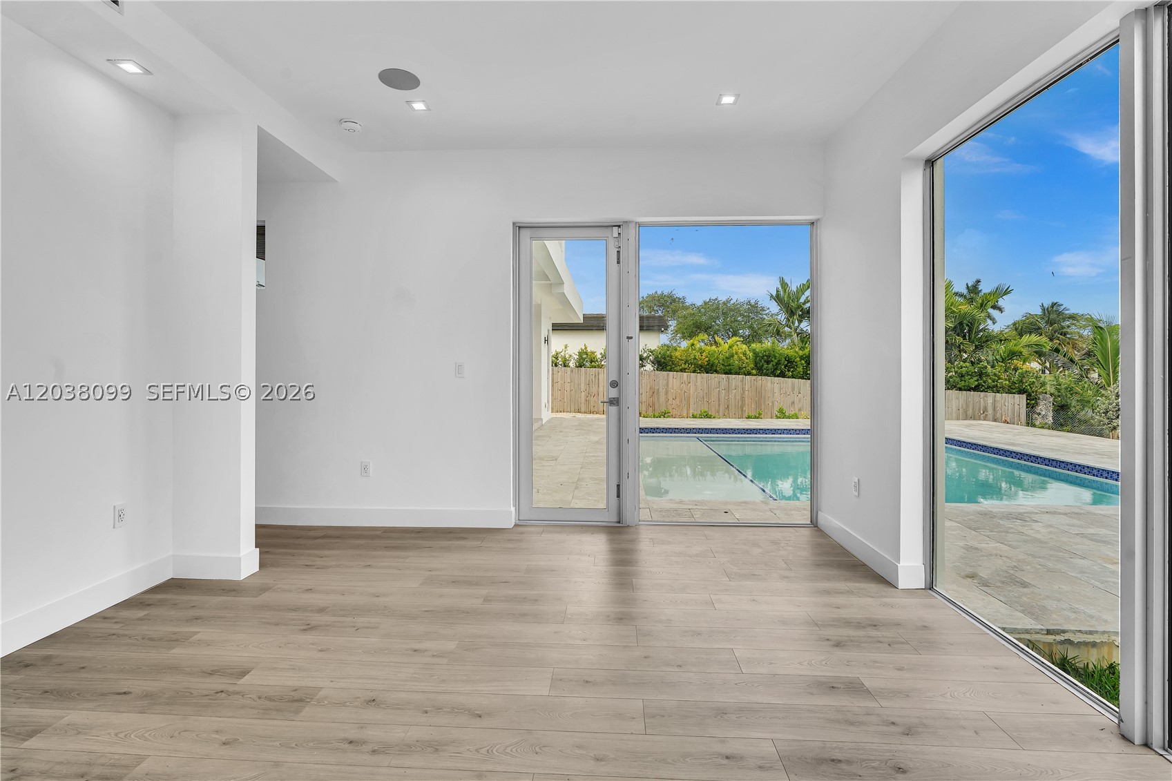 WESTWOOD LAKE 10TH ADDN - Residential
