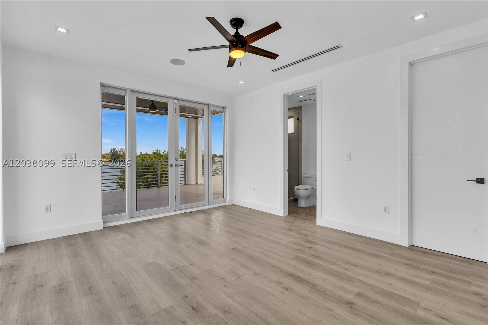 WESTWOOD LAKE 10TH ADDN - Residential