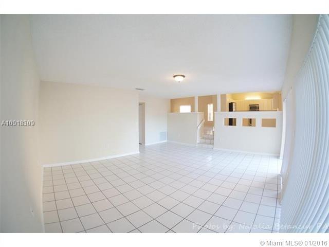FOUR LAKES SEC 1 - Residential Lease