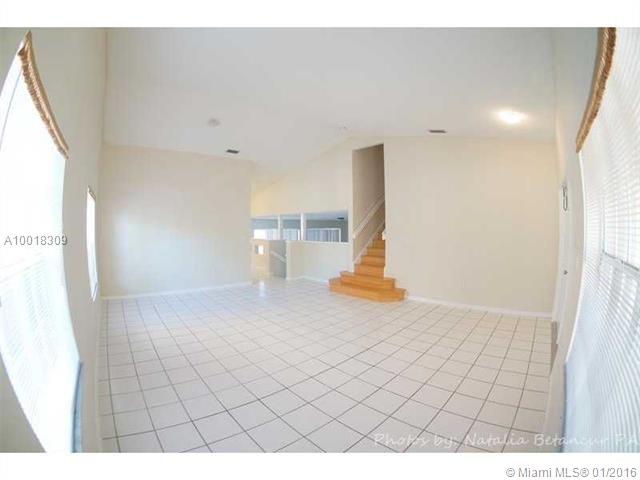 FOUR LAKES SEC 1 - Residential Lease