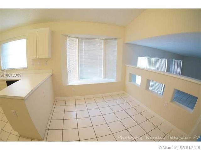 FOUR LAKES SEC 1 - Residential Lease