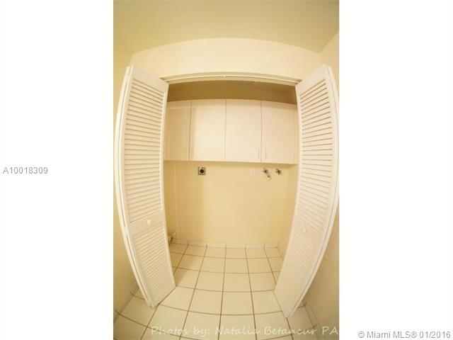 FOUR LAKES SEC 1 - Residential Lease