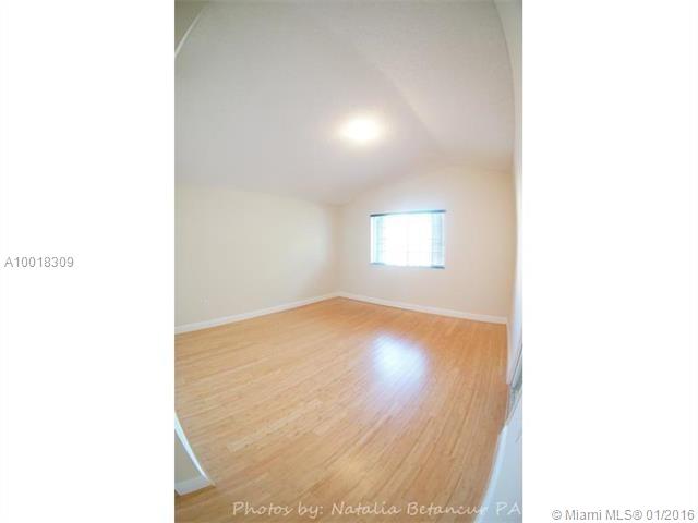 FOUR LAKES SEC 1 - Residential Lease