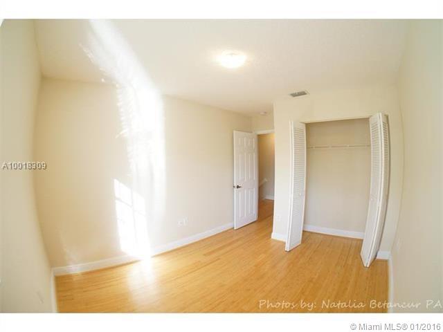 FOUR LAKES SEC 1 - Residential Lease