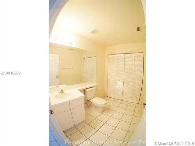 FOUR LAKES SEC 1 - Residential Lease