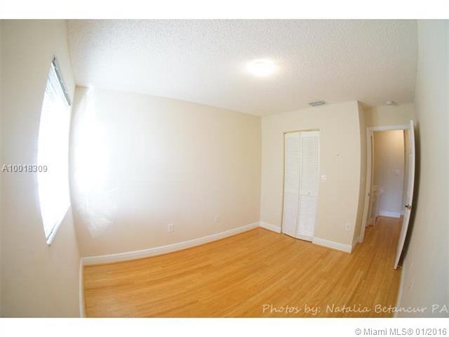 FOUR LAKES SEC 1 - Residential Lease