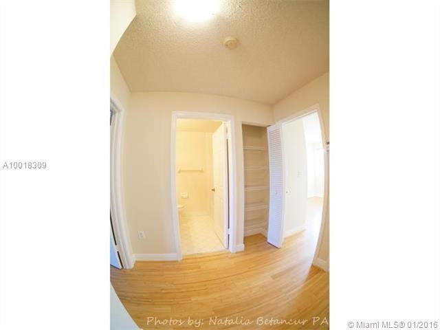 FOUR LAKES SEC 1 - Residential Lease