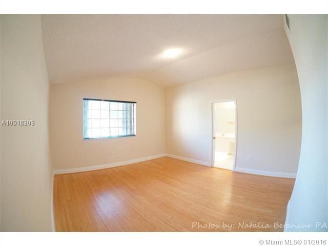 FOUR LAKES SEC 1 - Residential Lease