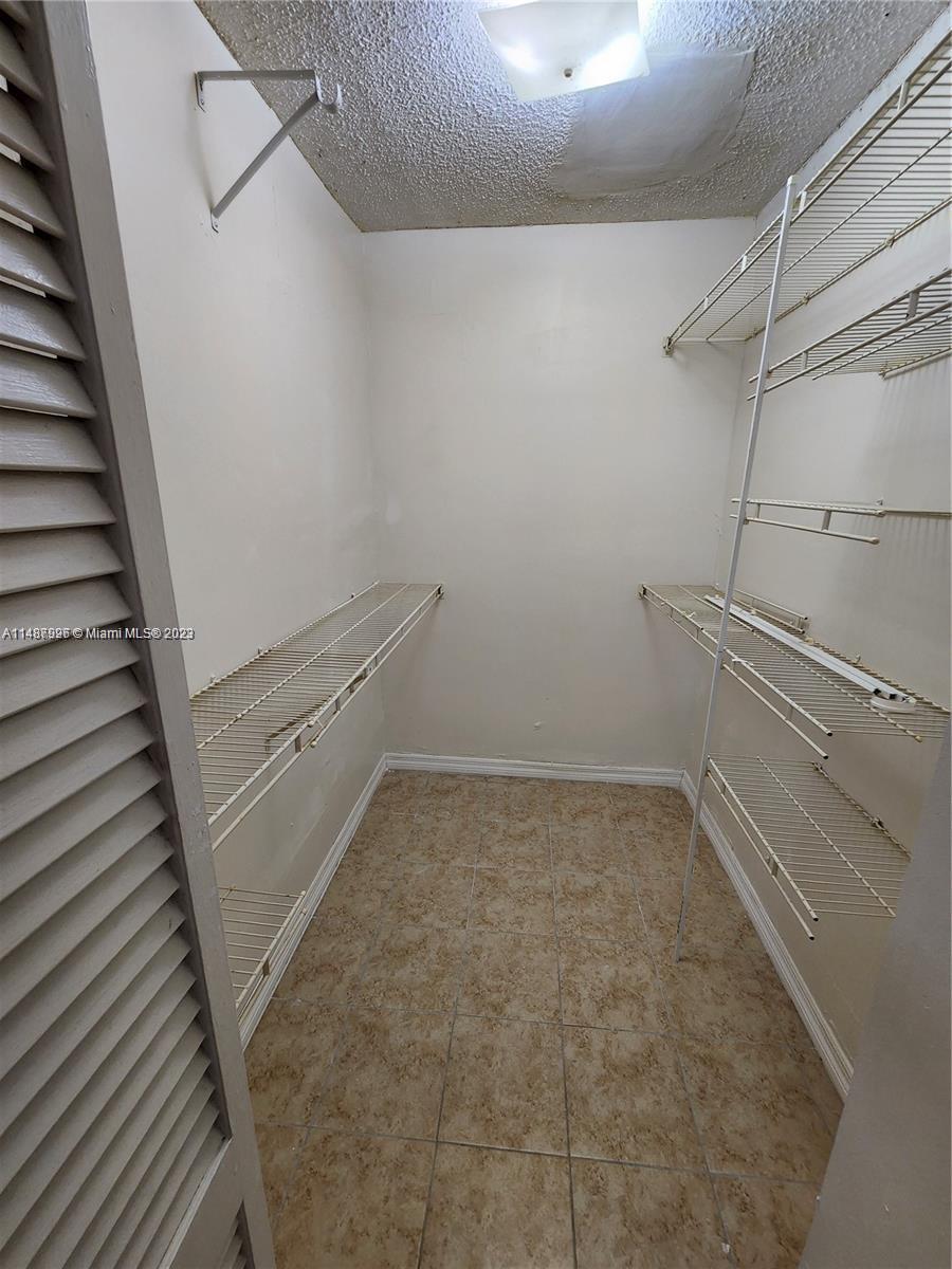 GRAPELAND - Residential Lease