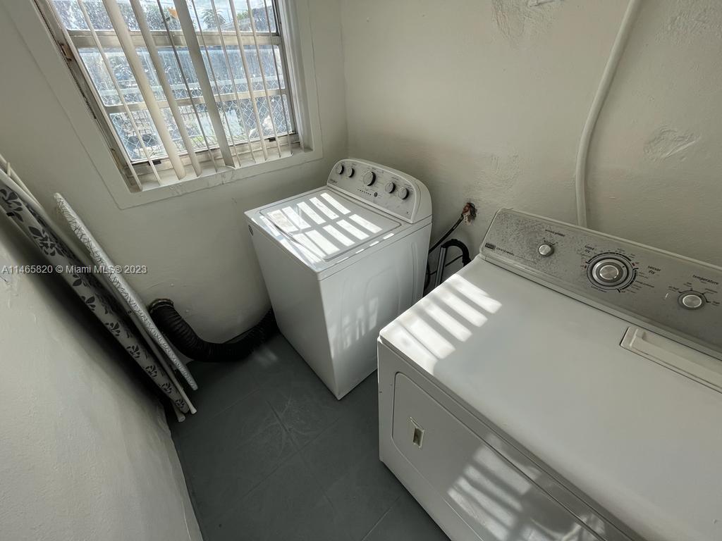 DEVONSHIRE PARK SUB - Residential Lease