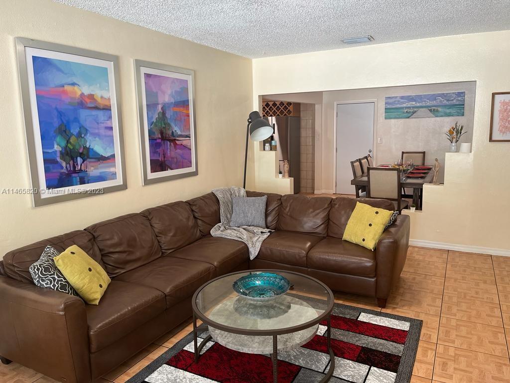 DEVONSHIRE PARK SUB - Residential Lease