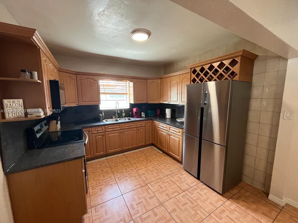 DEVONSHIRE PARK SUB - Residential Lease