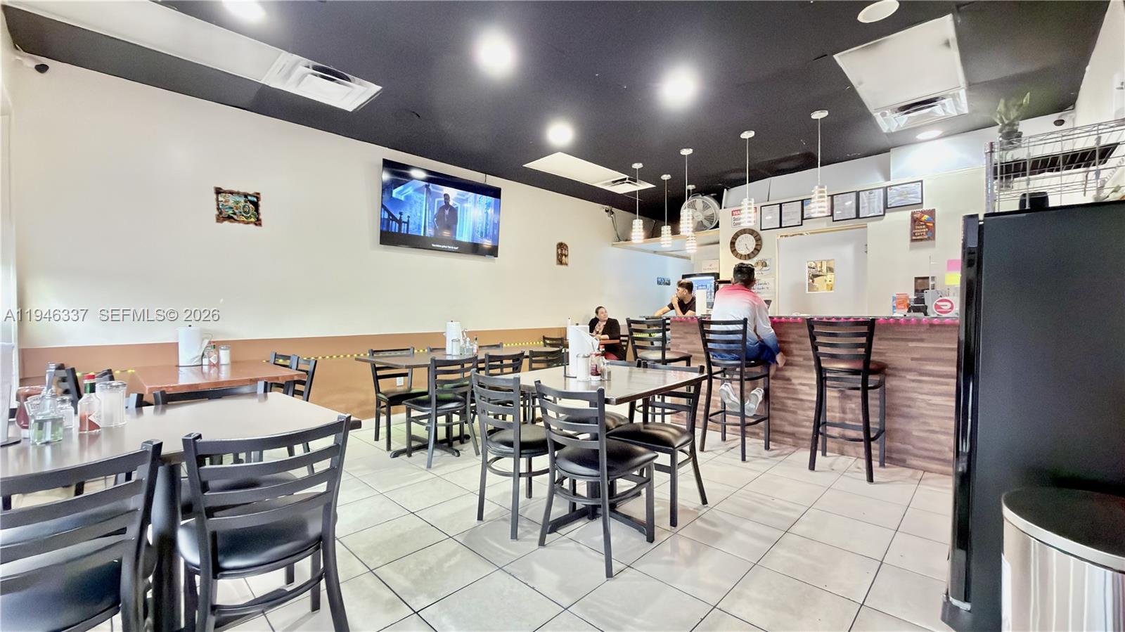 Ideally placed next to North Bayshore Park, and 5 minutes from Bal Harbour Beach. This restaurant features ample kitchen space and is adaptable to any concept. All licenses are in place, including Beer & Wine. With a dense, diverse population in the surrounding area, there will be no shortage of customers. Take over the existing concept or bring your own spin to the area. CALL US ANYTIME!