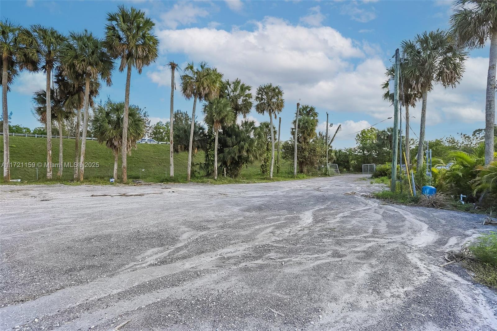 PALM BEACH FARMS CO 3 - Land