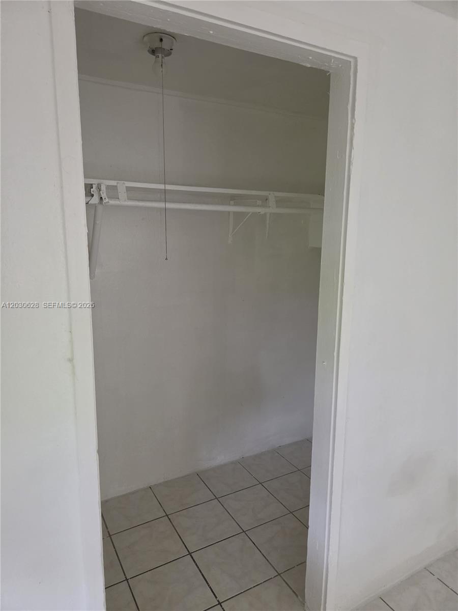 HOLLYWOOD BEACH GARDENS - Residential Lease