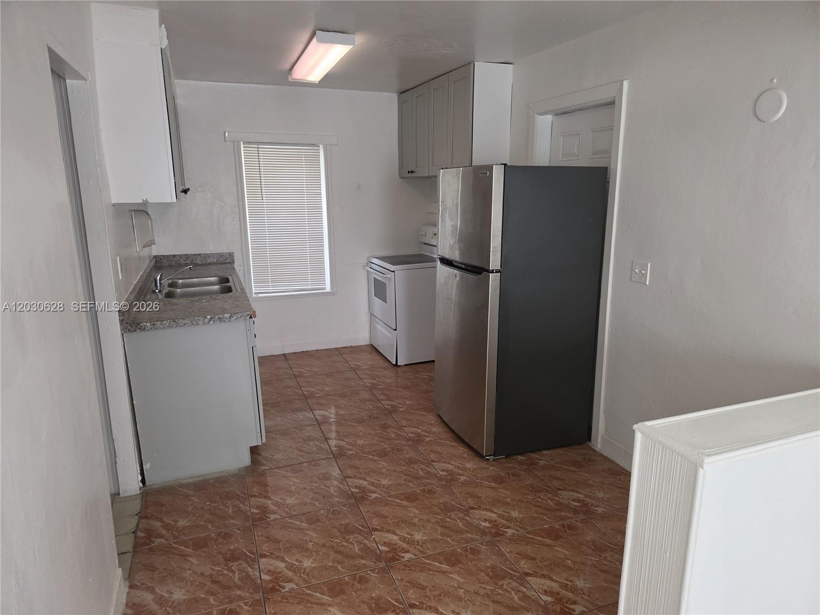 HOLLYWOOD BEACH GARDENS - Residential Lease