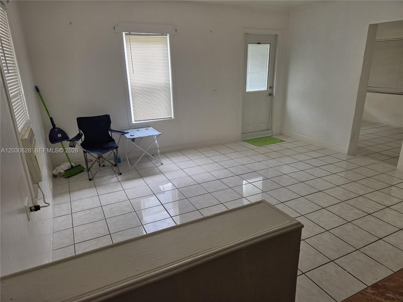 HOLLYWOOD BEACH GARDENS - Residential Lease
