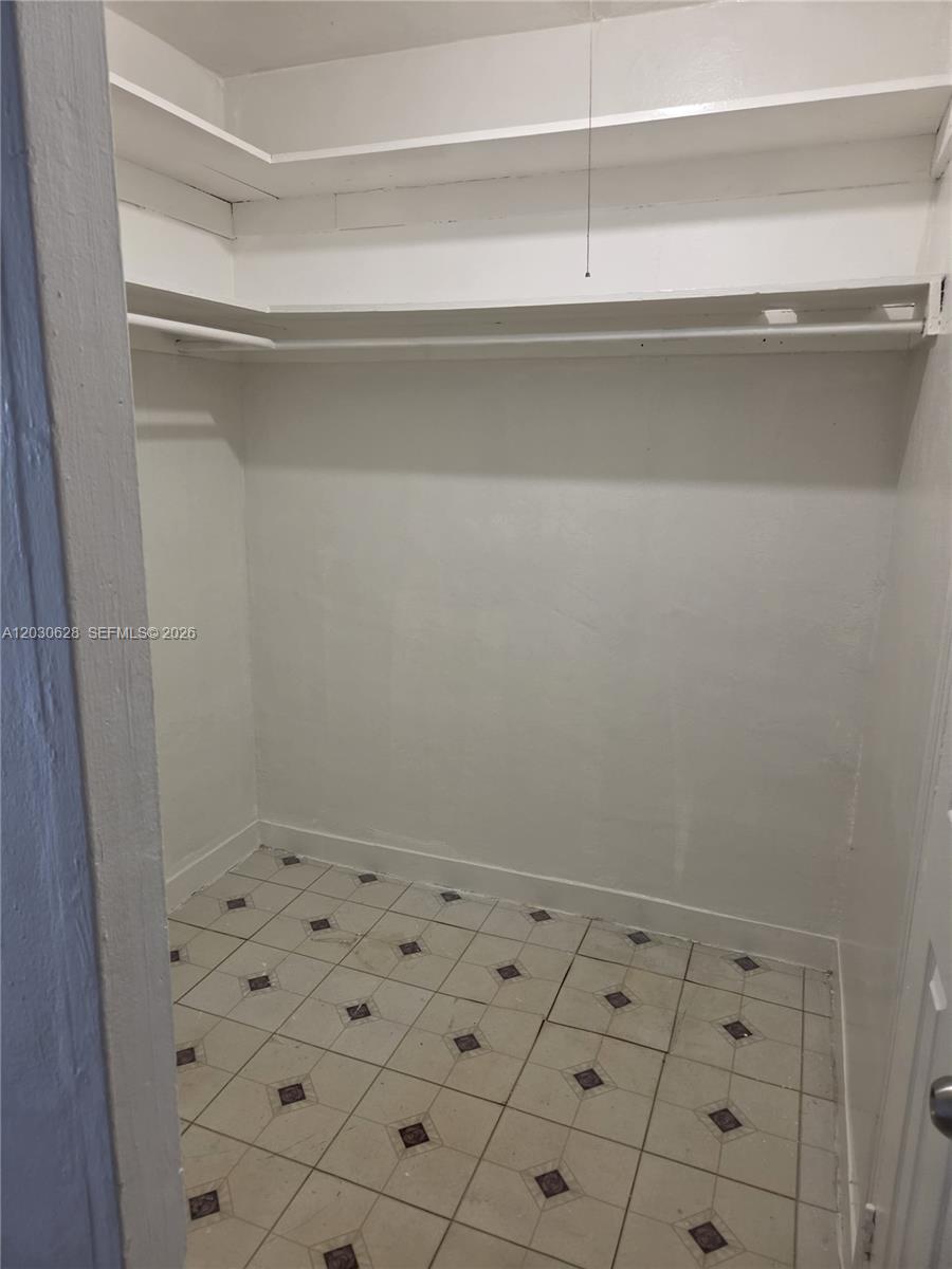 HOLLYWOOD BEACH GARDENS - Residential Lease