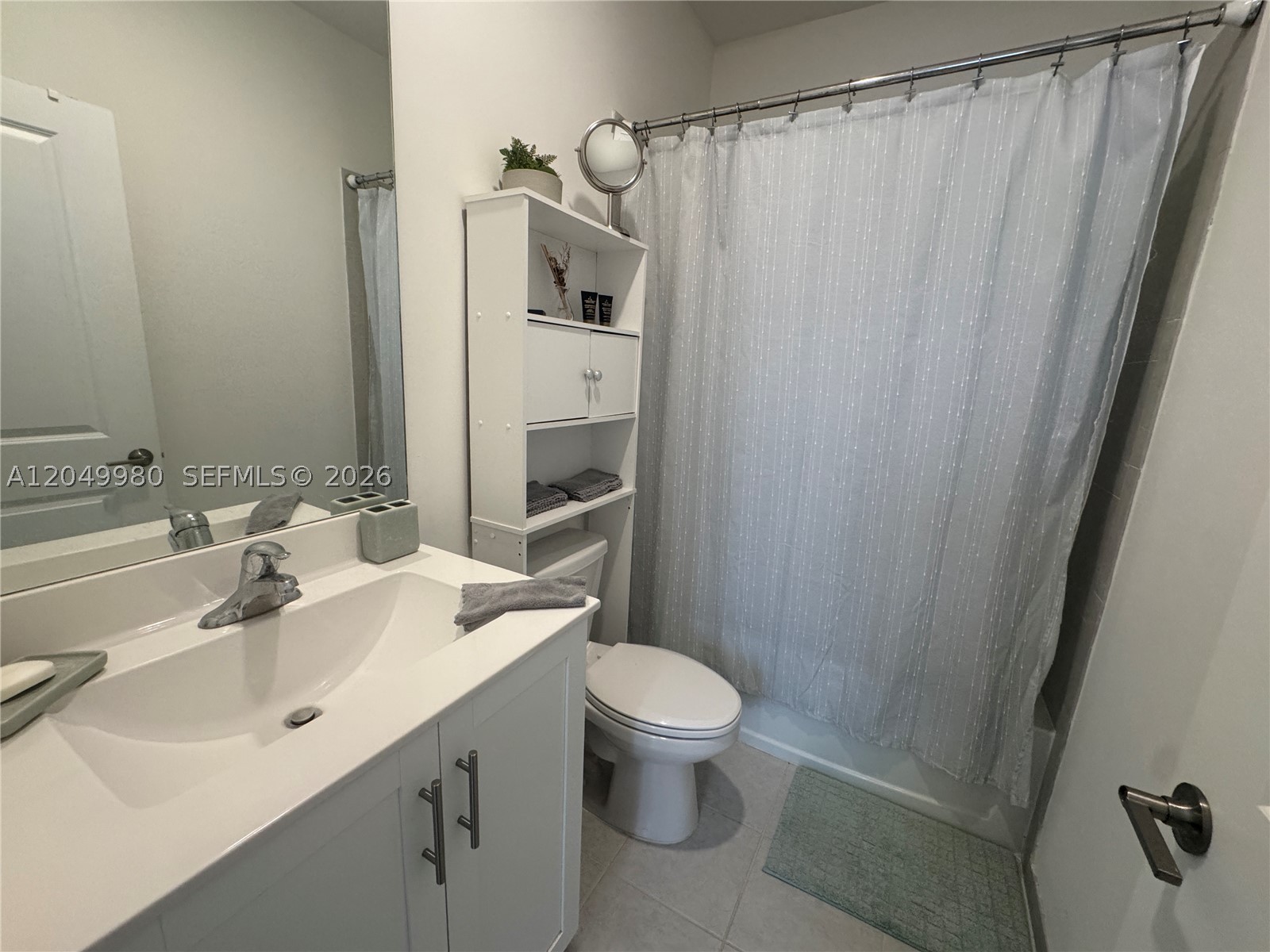 RIVIERA - Residential Lease