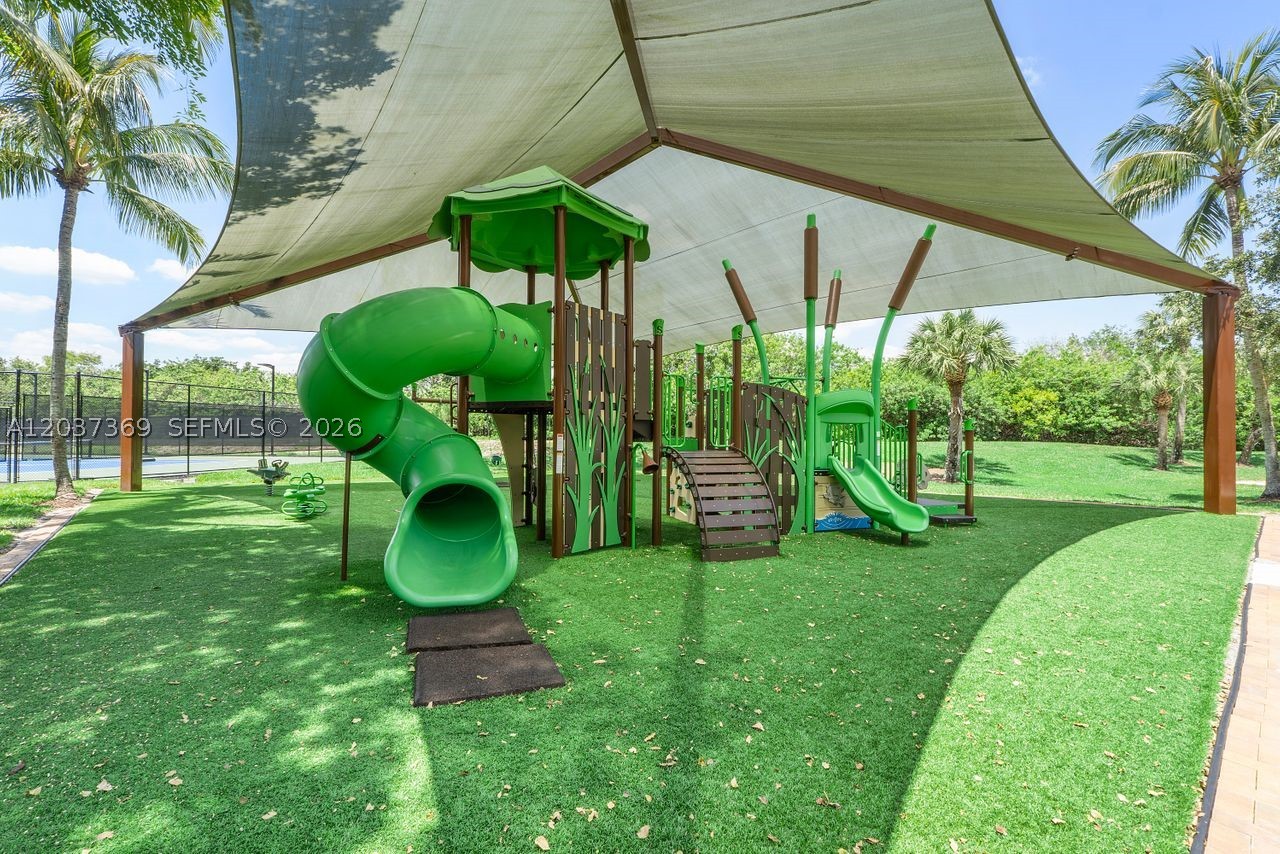 HERON BAY NORTHWEST - Residential