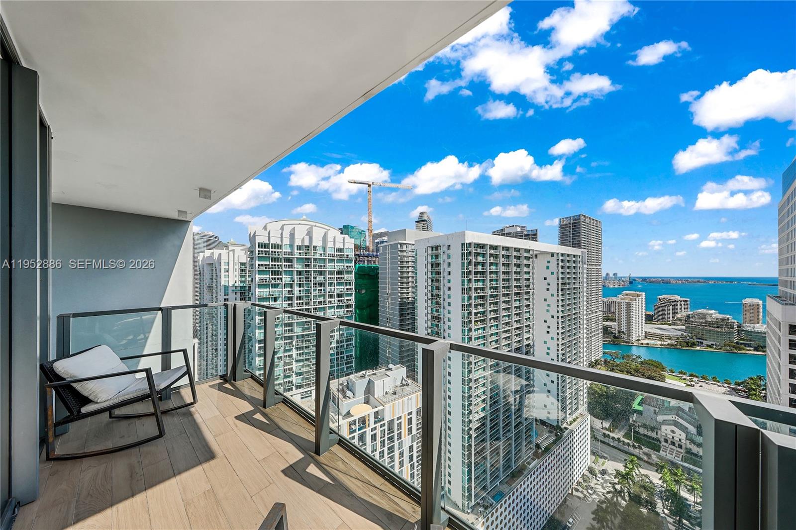 REACH CONDO - Residential