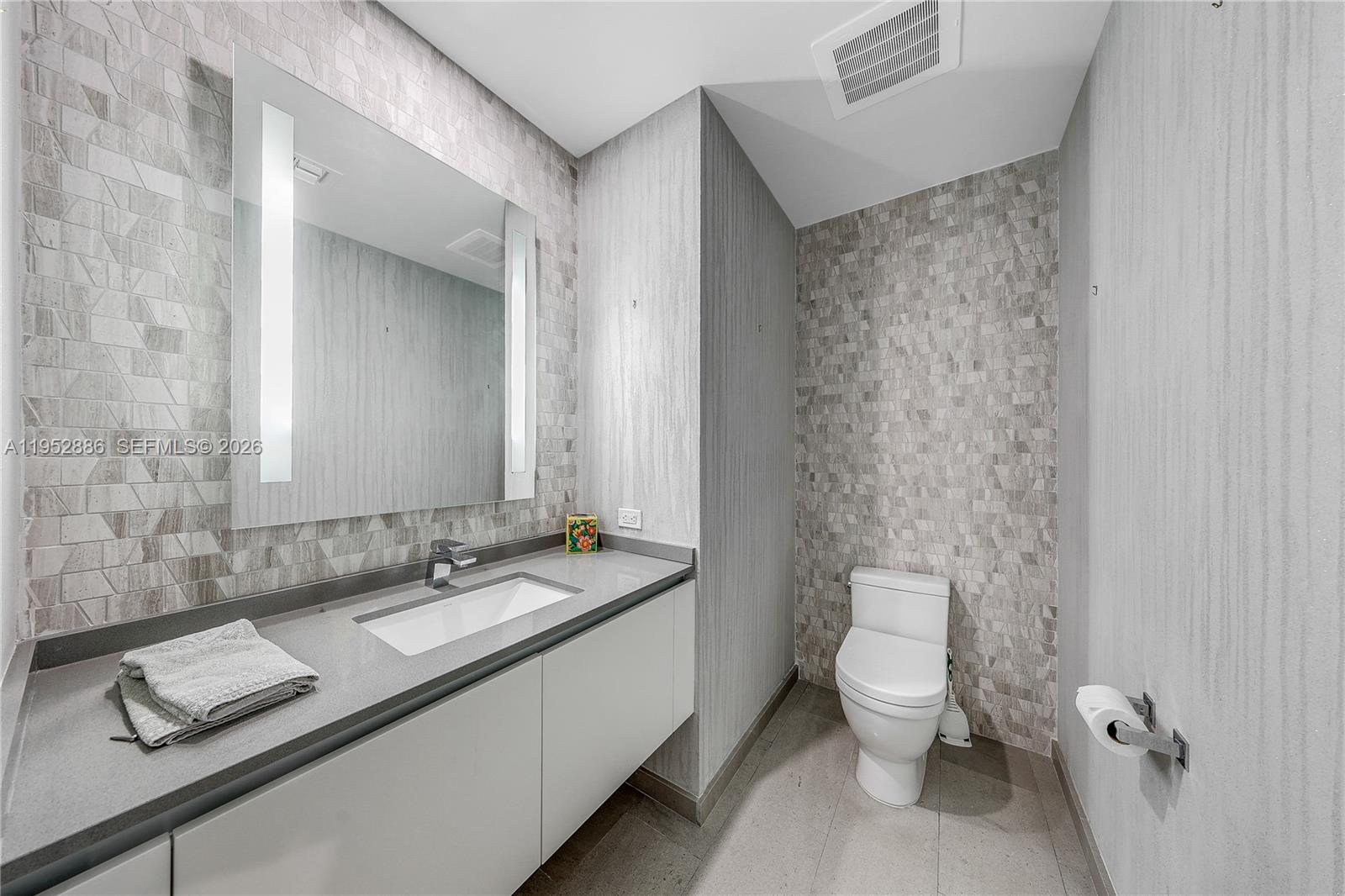 REACH CONDO - Residential
