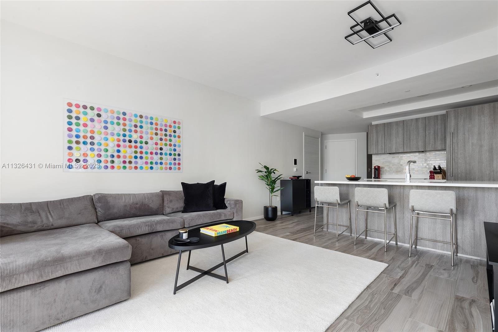 801 SMA RESIDENCES CONDO - Residential Lease