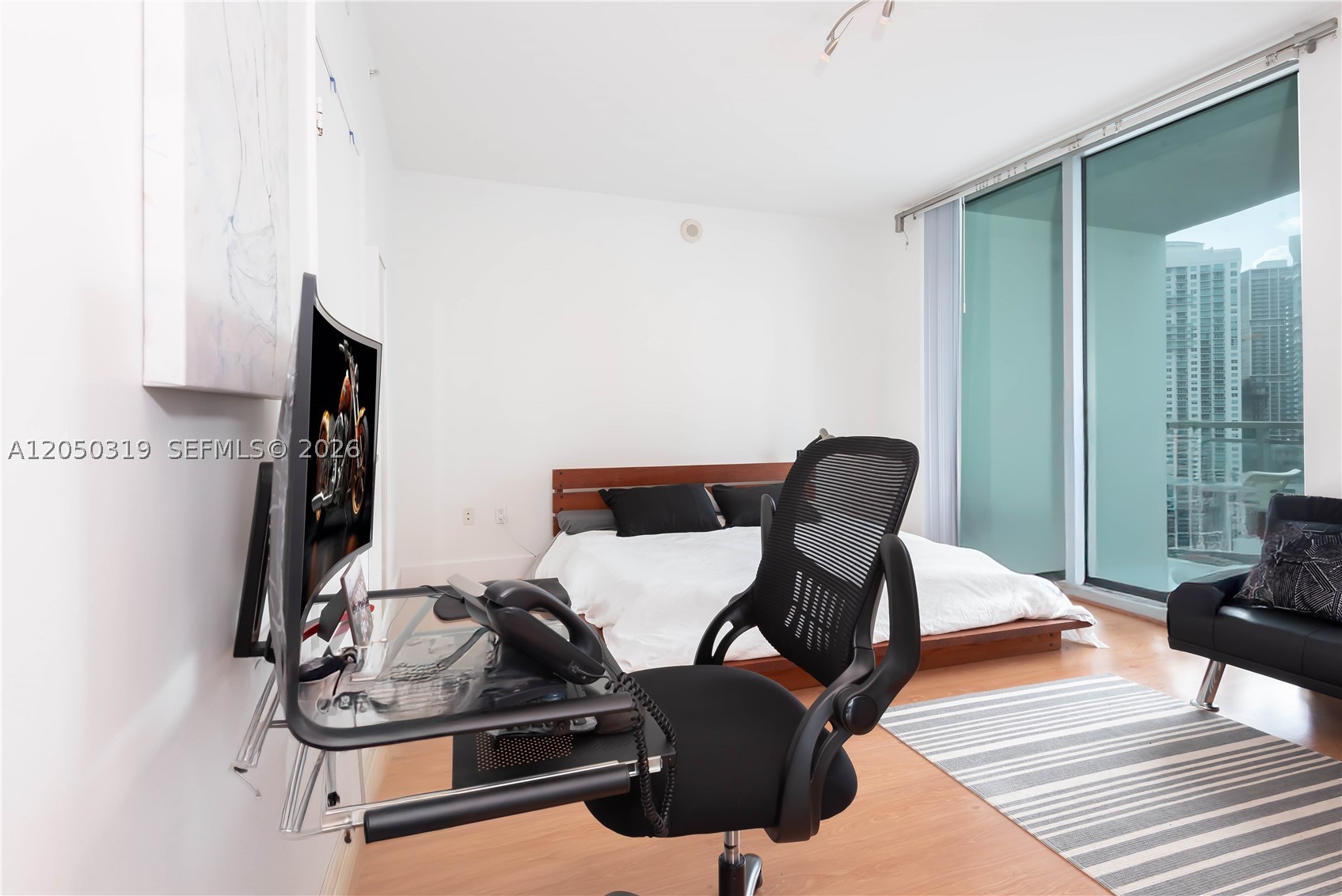 IVY CONDO - Residential