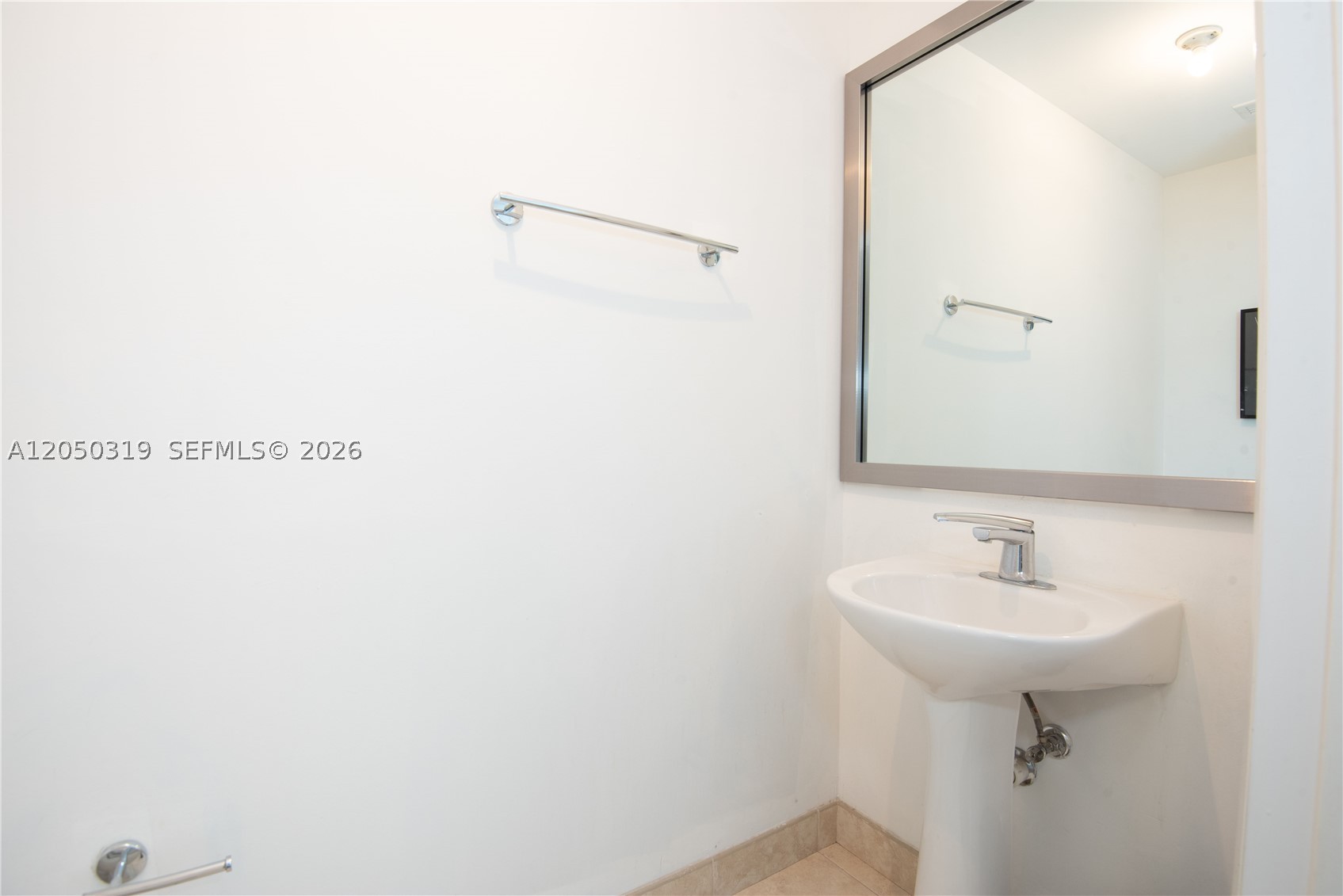 IVY CONDO - Residential
