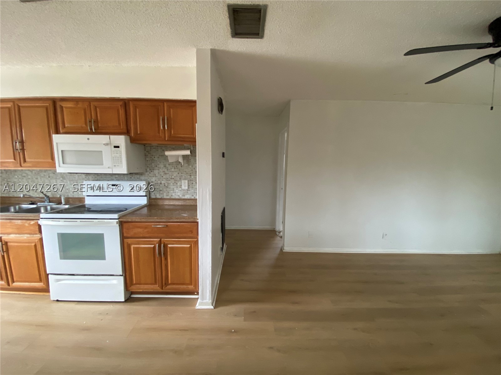 SUN LAND PARK - Residential Income