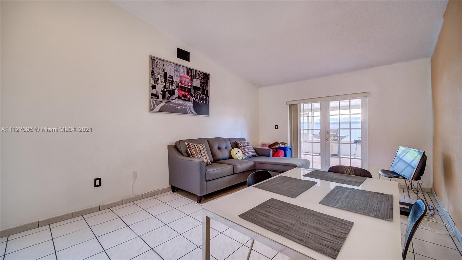 BRISTOL PARK - Residential
