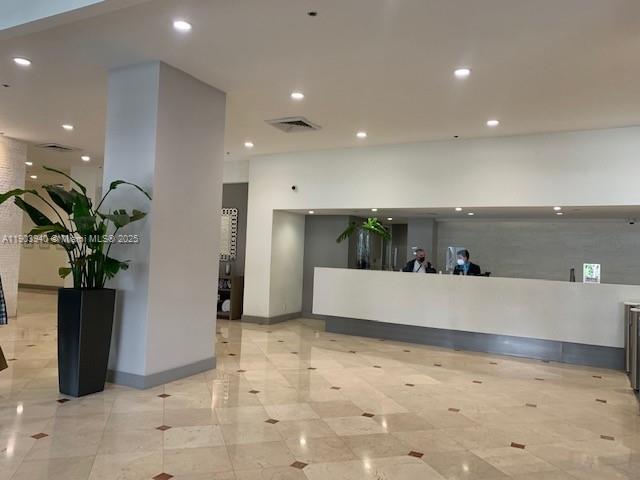 THE DECOPLAGE CONDO - Residential Lease
