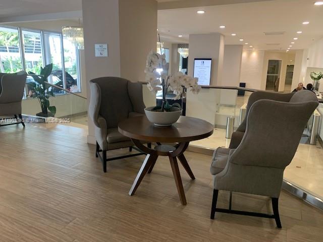 THE DECOPLAGE CONDO - Residential Lease