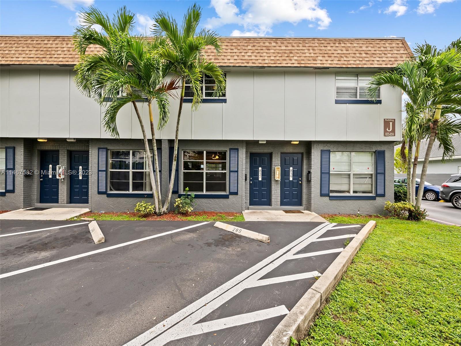 TOWNHOUSES OF PLANTATION - Residential