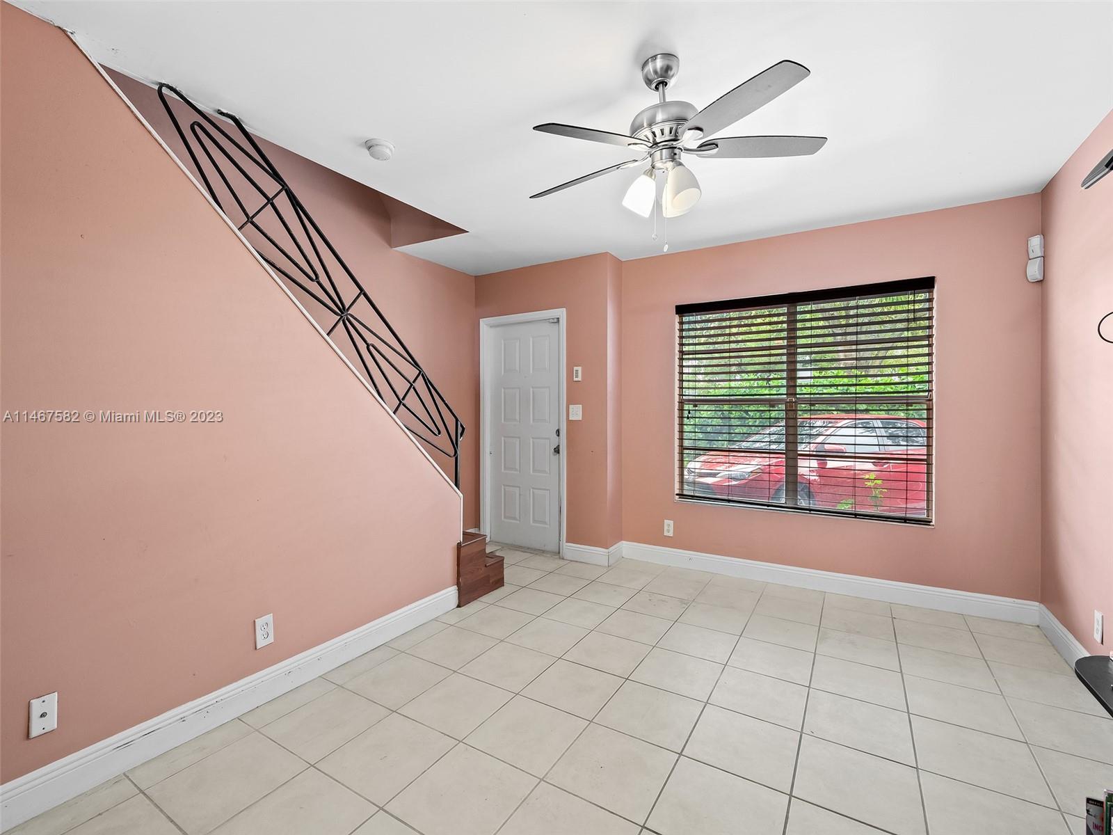 TOWNHOUSES OF PLANTATION - Residential