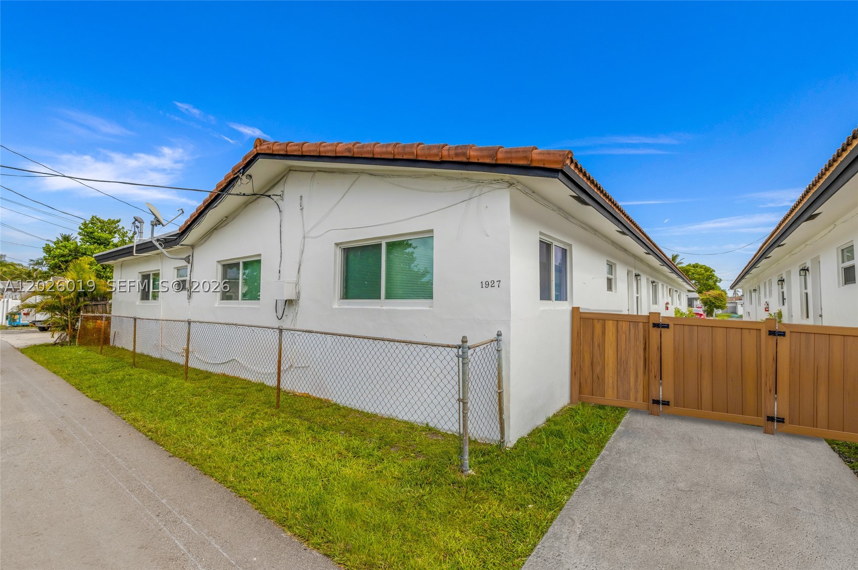 NORTH HOLLYWOOD - Residential Income