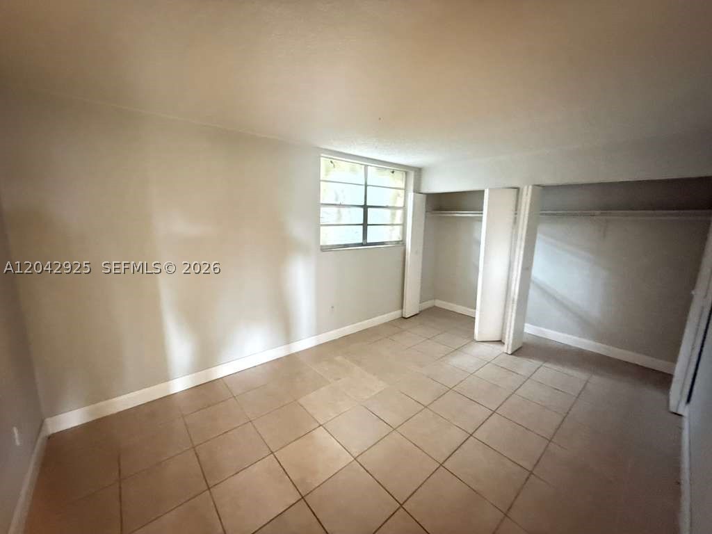 LOS ARBOLES CONDO - Residential Lease