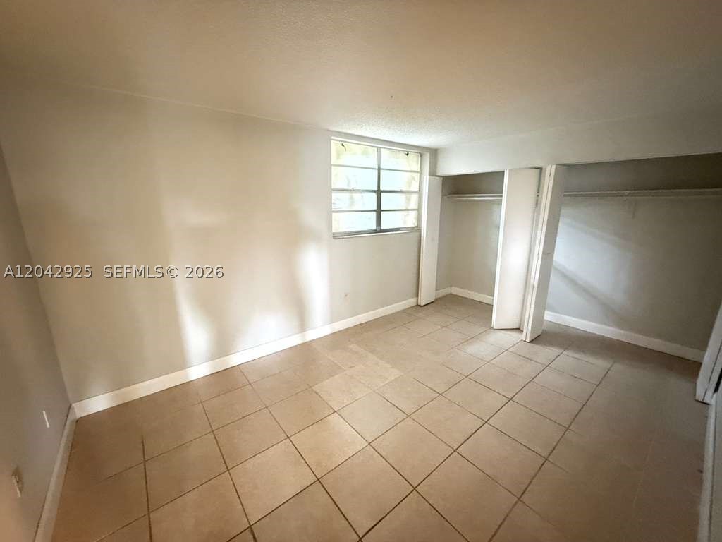 LOS ARBOLES CONDO - Residential Lease