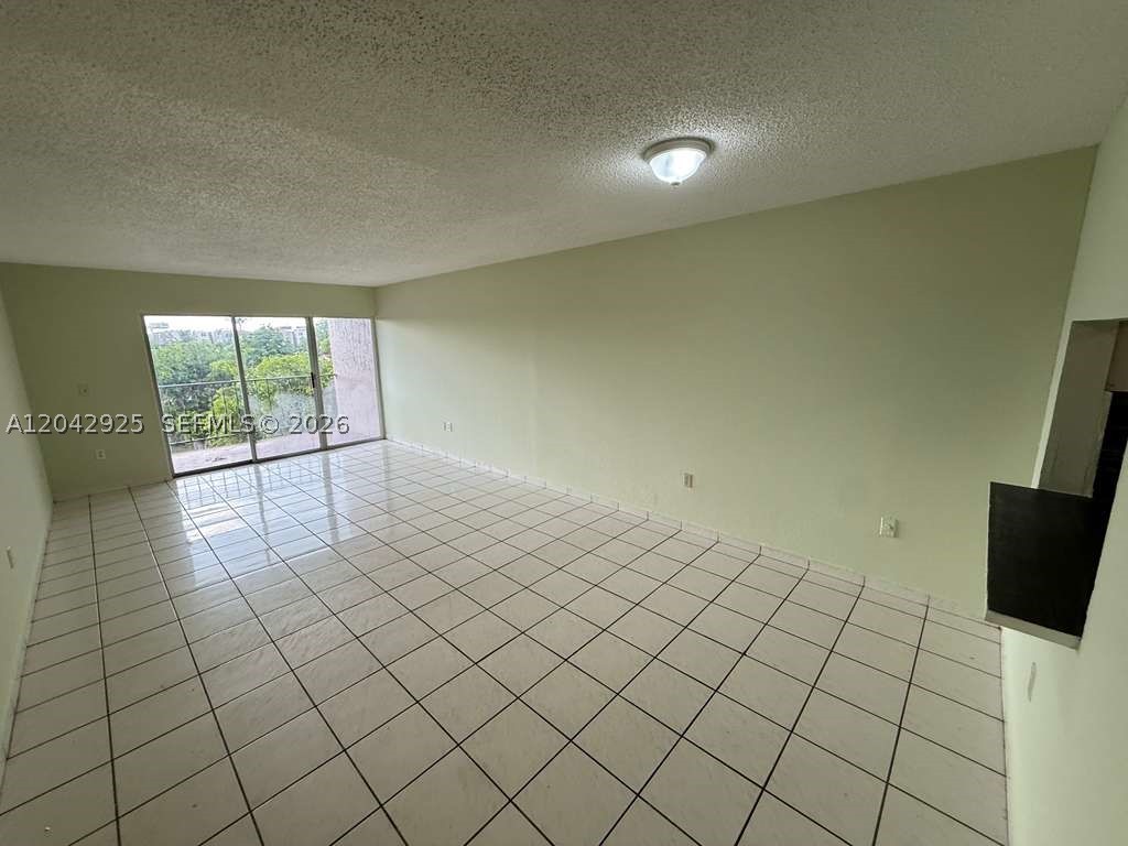 LOS ARBOLES CONDO - Residential Lease