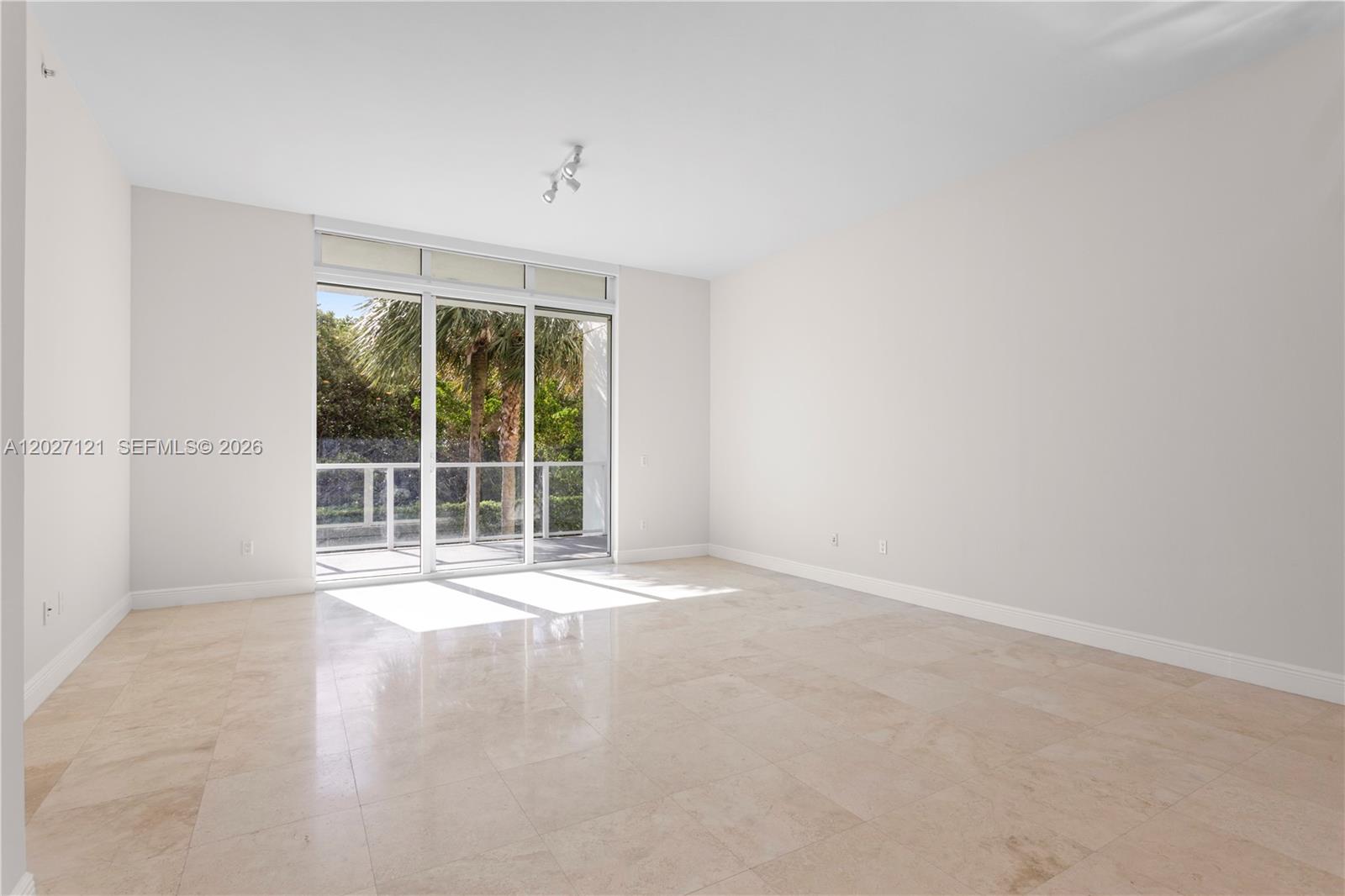 THE OAKS I CONDO - Residential