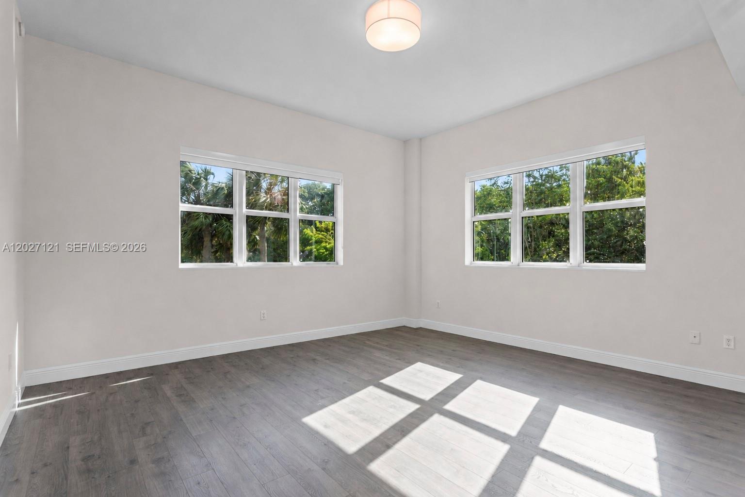THE OAKS I CONDO - Residential