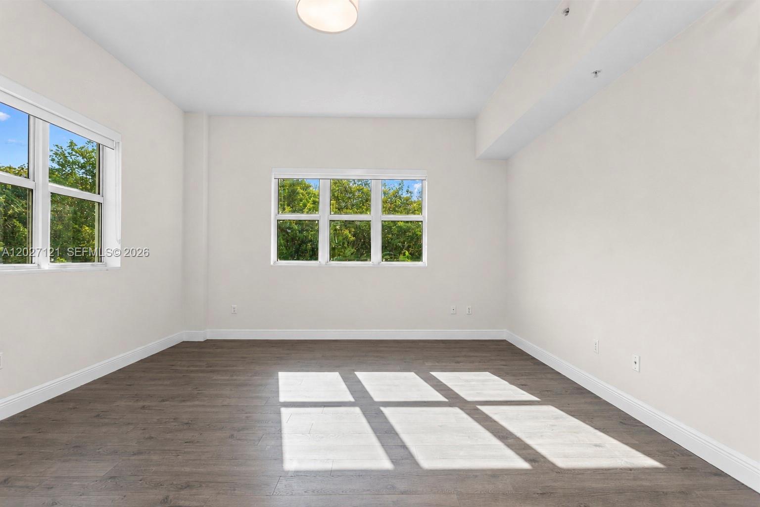 THE OAKS I CONDO - Residential