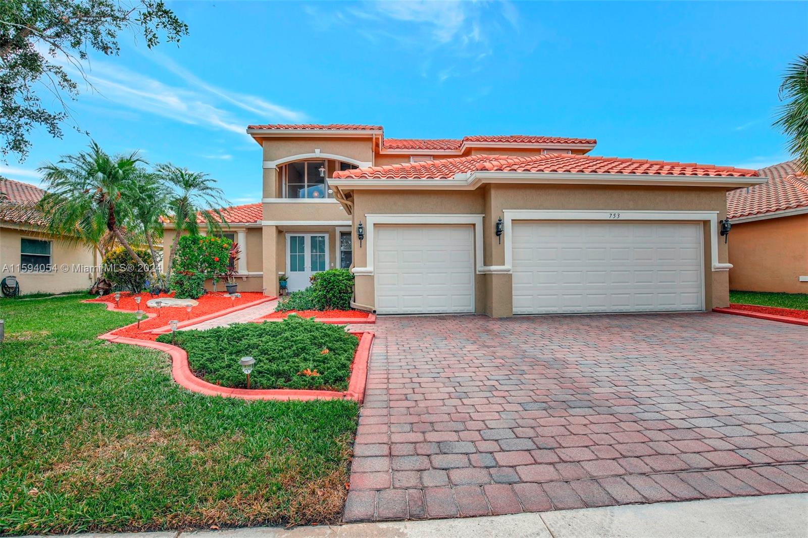Welcome to Encantada•This 5 Bed 3.5 Bath 2 Story home + 3 car garage has been updated and upgraded to today's high standards! Charm meets modern convenience in this exceptional property•INTERIOR FEATURES: Highly Updated "Wet Island" Kitchen personally designed w/Colonial 42" Cabinets/Custom Granite/Double Ovens/SS Appliances/Tile Back Splash/Display & Above Cab Lighting/Pendant Lighting/Custom Pantry w/TONS of Kitchen & Locker Style Storage•Crown Molding•Diagonal Tile & Wood Flooring Throughout•Lower Level Master Suite•Dual Sinks•Center Tub•Glass Shower•Framed Mirrors•New Lighting&Plumbing•Loft/Gaming Area•Under Stair Desk••EXTERIOR FEATURES: Fenced Yard•Covewred Patio•Expanded Paver Patio•Landscape Borders•Accordions Up/Panels Down•Rain Gutters••Community Pool/Gym/Tennis/Gated/Manned