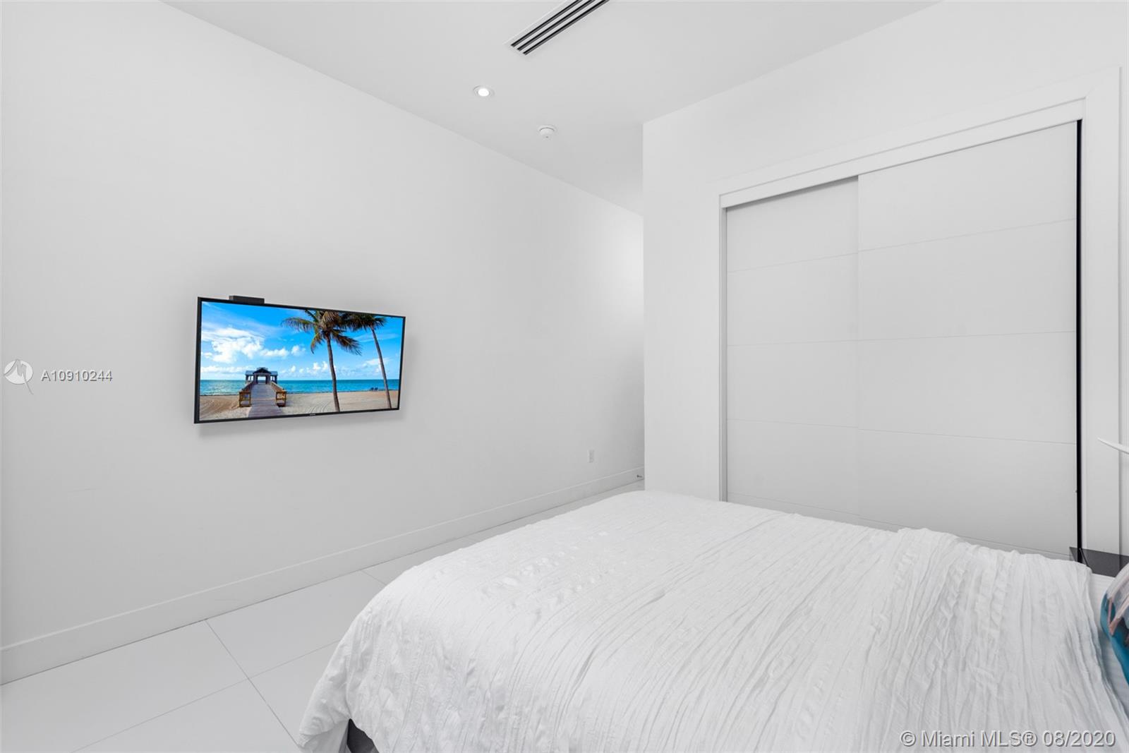 EASTERN SHORES - Residential