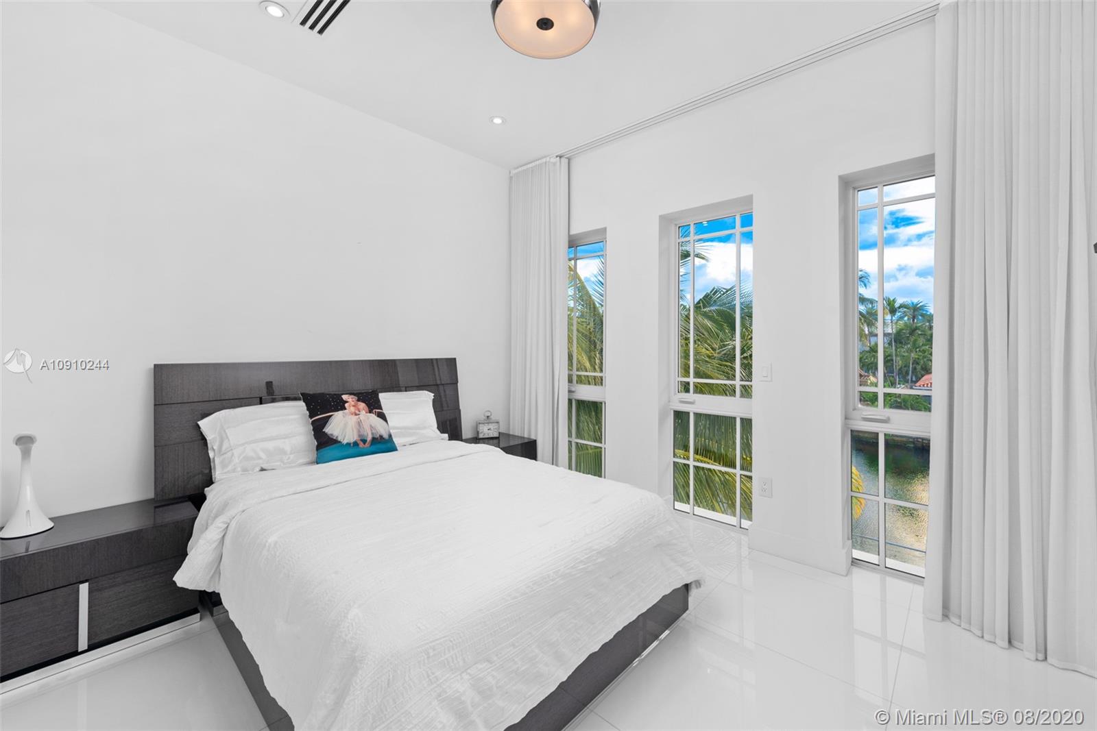 EASTERN SHORES - Residential