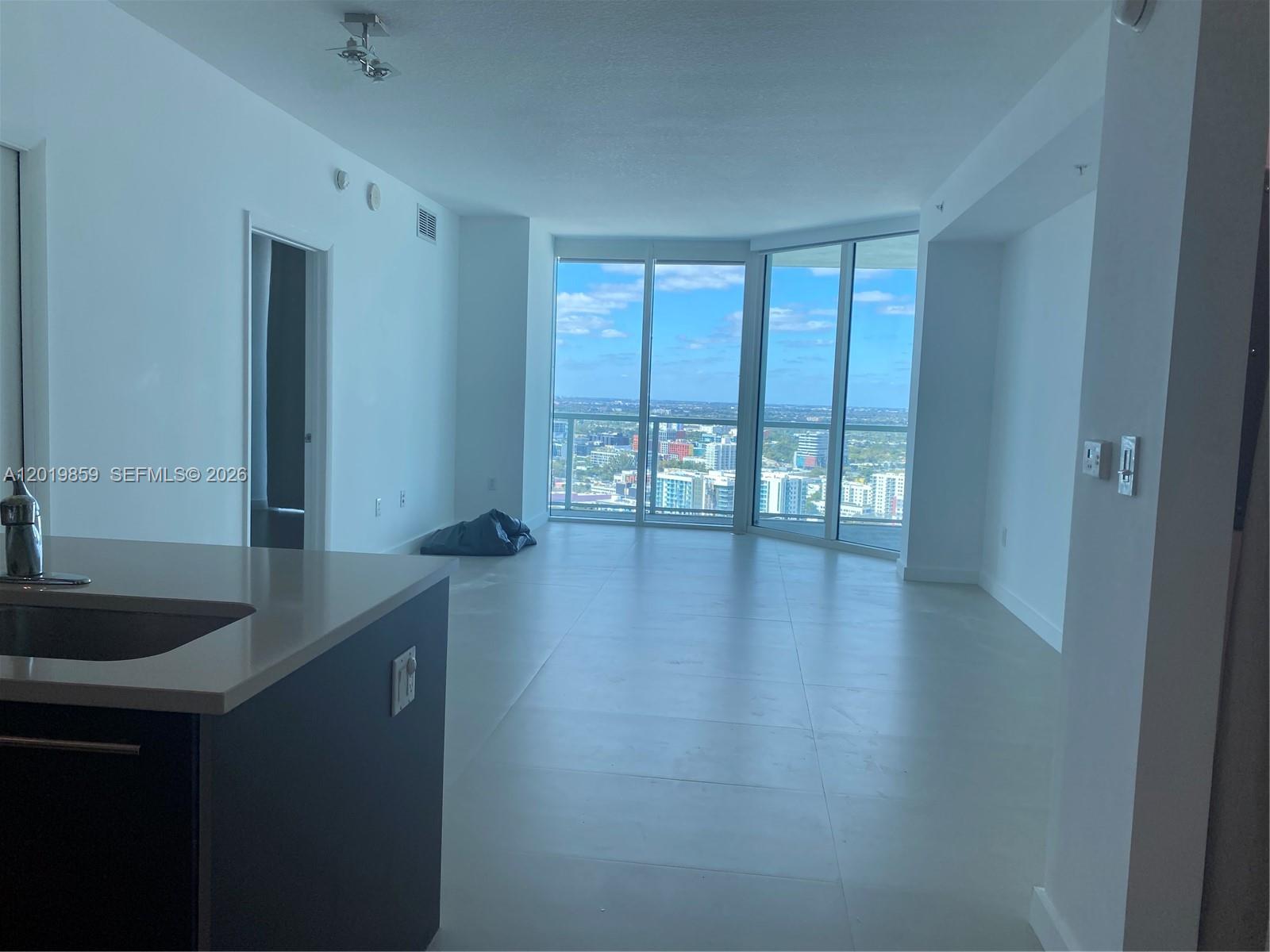 QUANTUM ON THE BAY CONDO - Residential