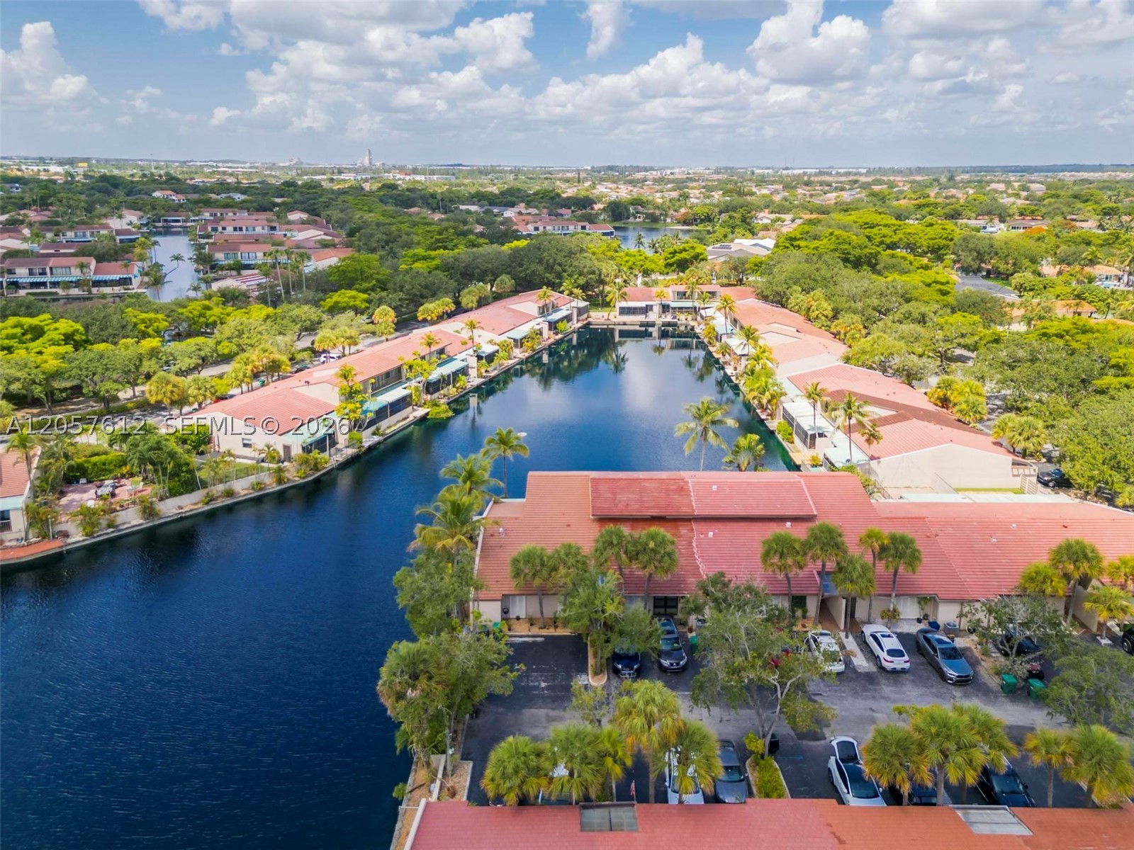 MIAMI LAKES - LAKE SANDRA - Residential