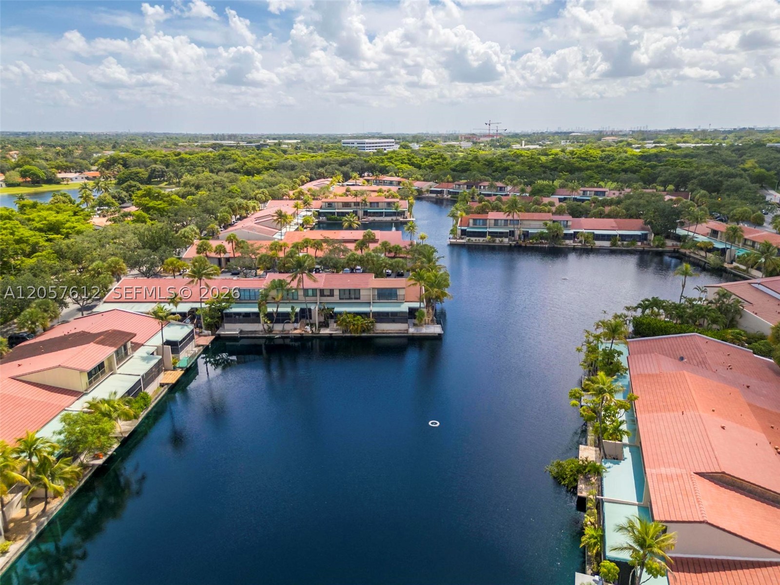 MIAMI LAKES - LAKE SANDRA - Residential
