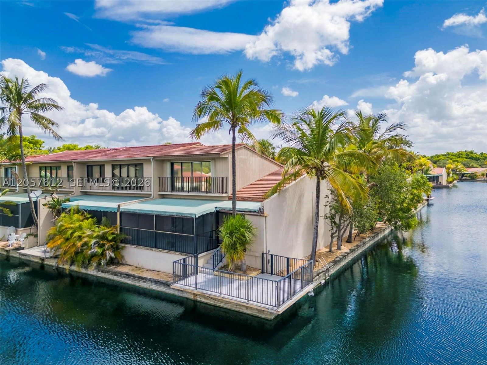 MIAMI LAKES - LAKE SANDRA - Residential
